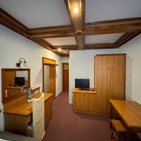 Hotel Victoria Łubowo Kültér fotó