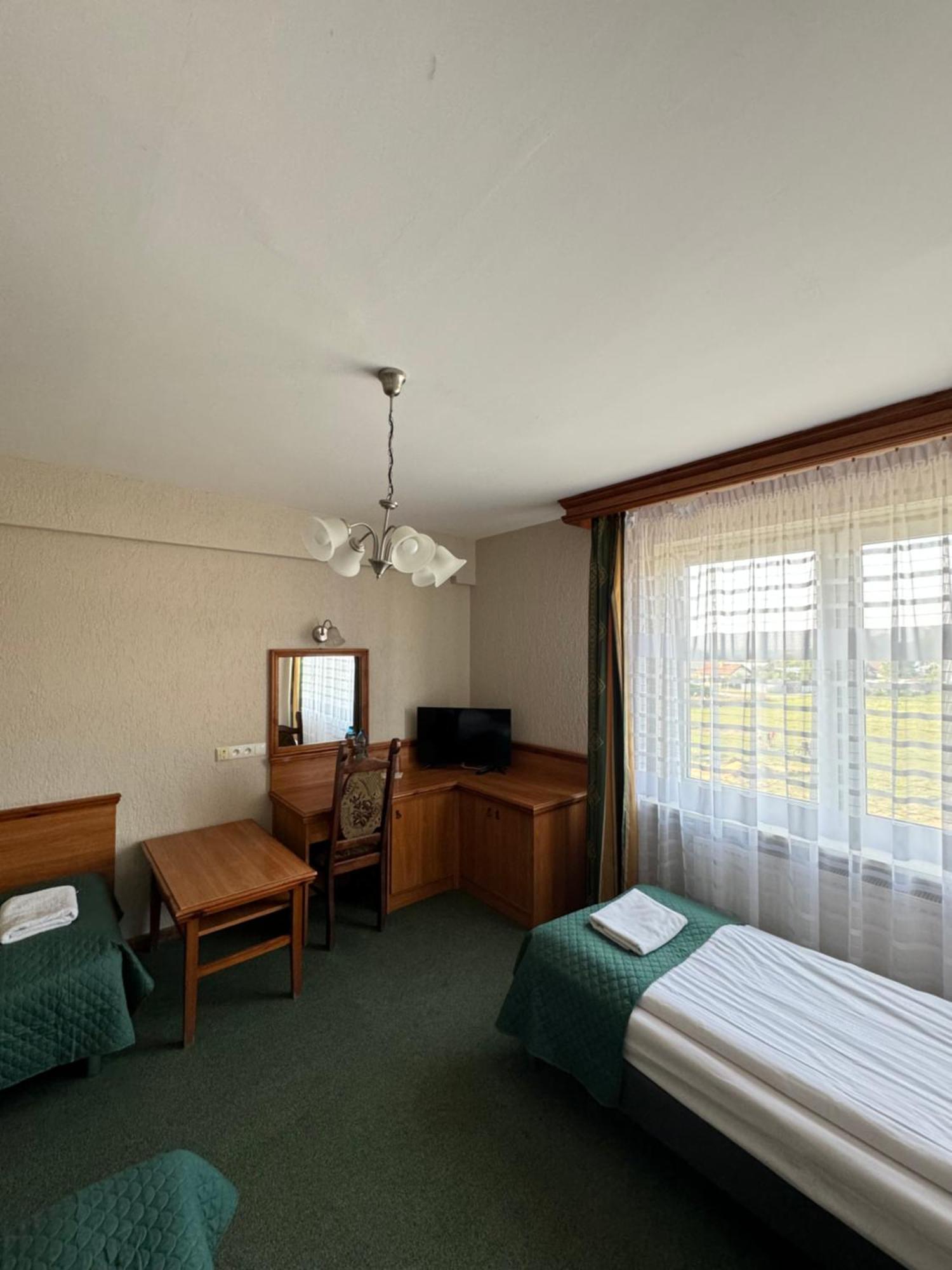 Hotel Victoria Łubowo Kültér fotó
