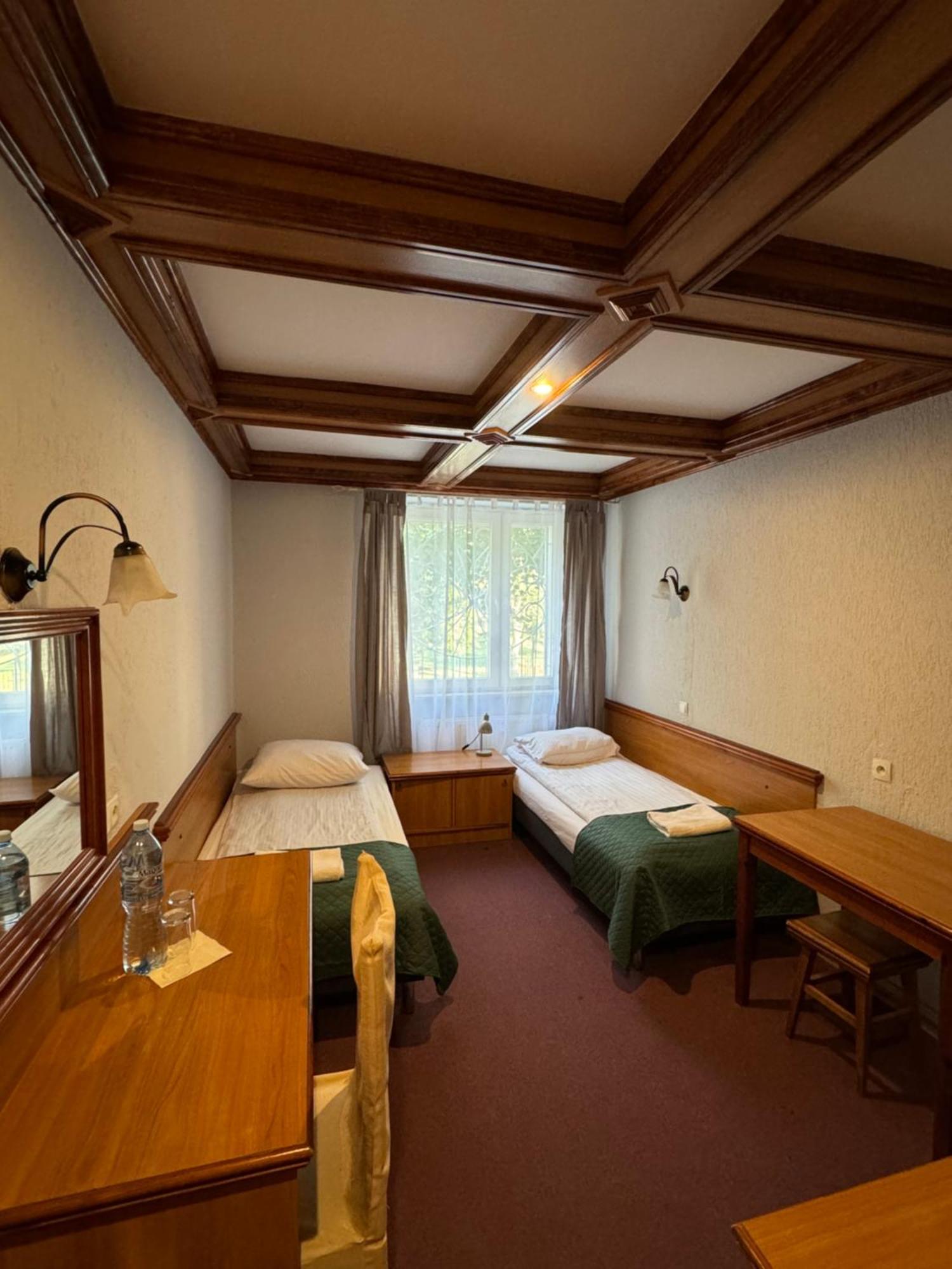 Hotel Victoria Łubowo Kültér fotó