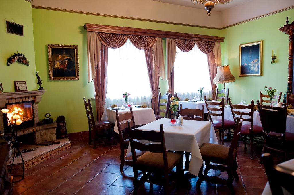 Hotel Victoria Łubowo Kültér fotó