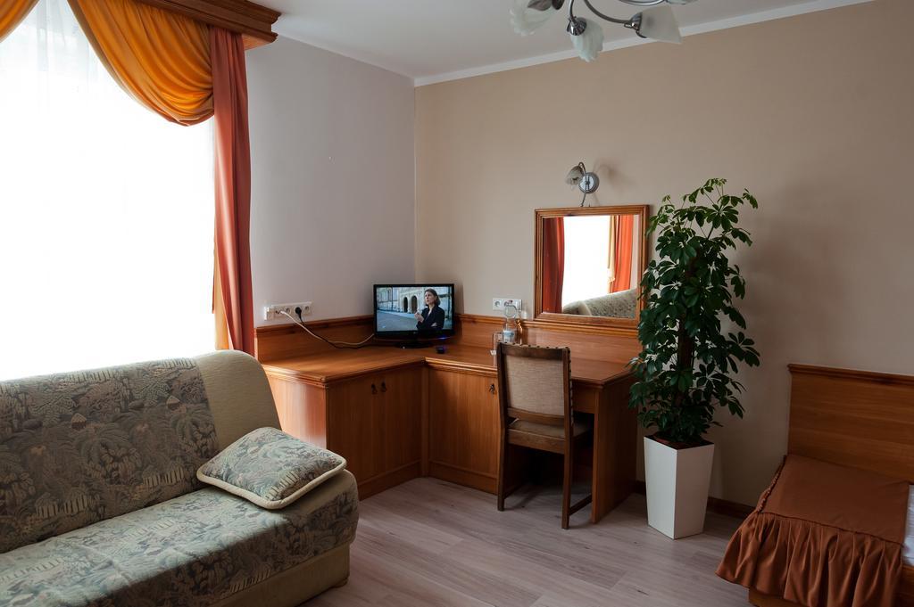 Hotel Victoria Łubowo Kültér fotó
